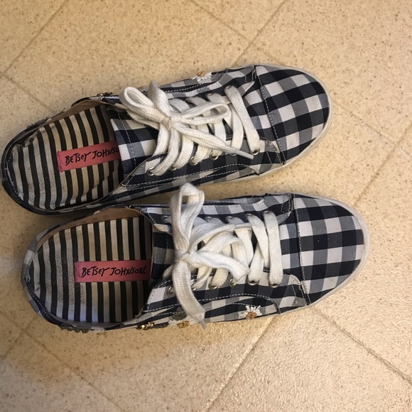 Betsy Johnson Edna slip on sneakers - Picture 2 of 6